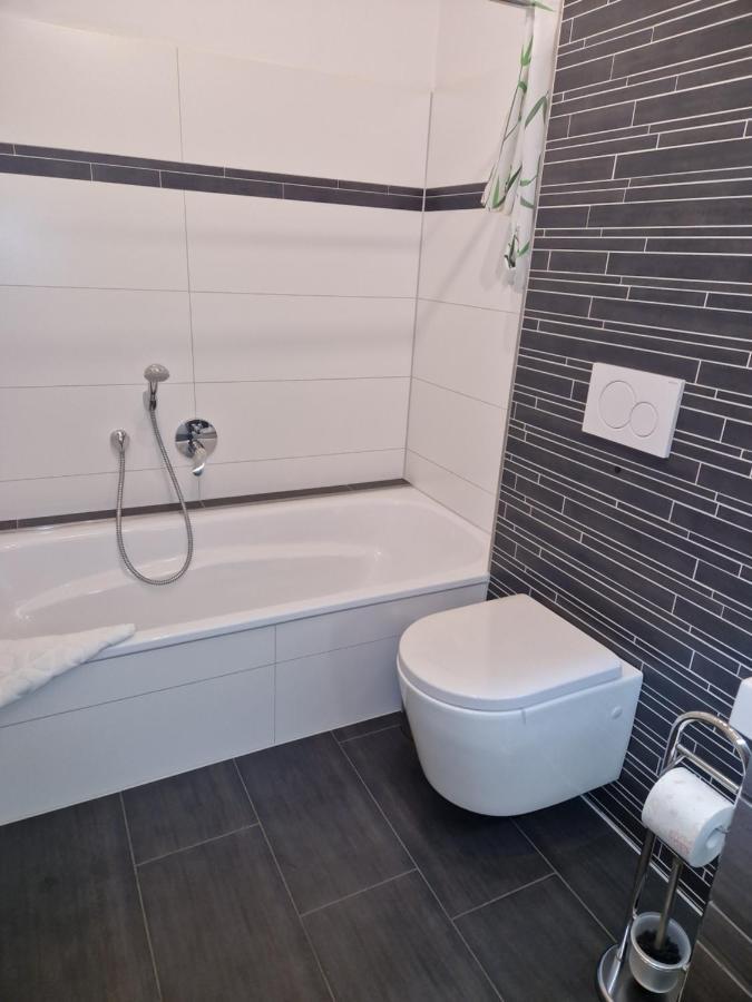 Hochwertige 85Qm-Wohnung In Wuppertal-Vohwinkel Exterior foto